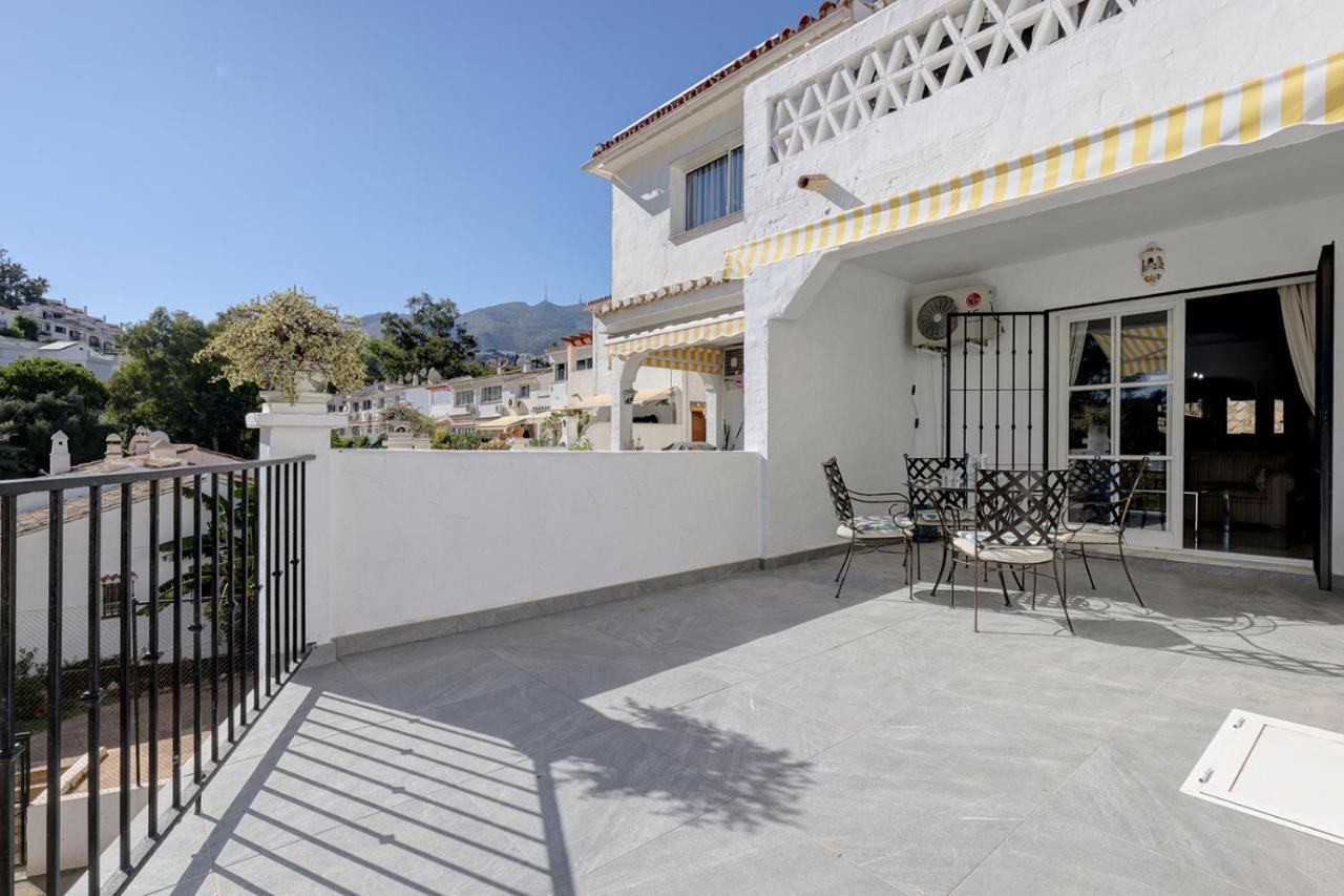 Quaint 2 Bedroom Townhouse With Pool Close To Sea! بينالماذينا المظهر الخارجي الصورة