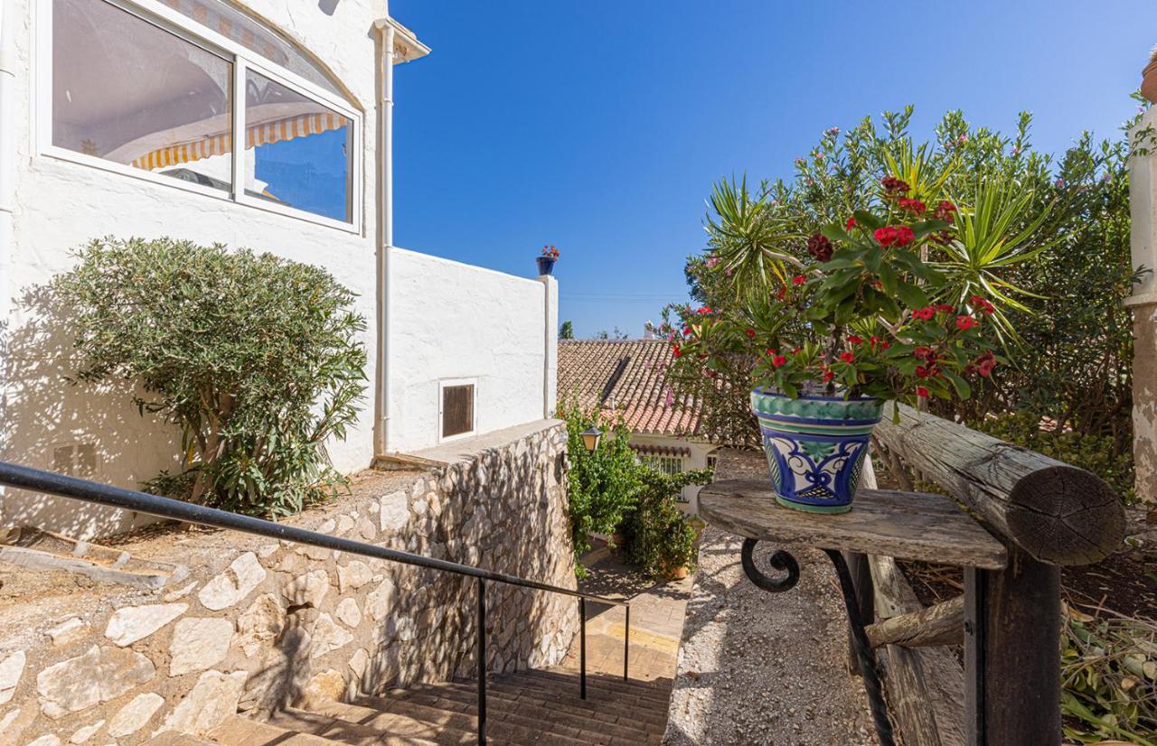 Quaint 2 Bedroom Townhouse With Pool Close To Sea! بينالماذينا المظهر الخارجي الصورة