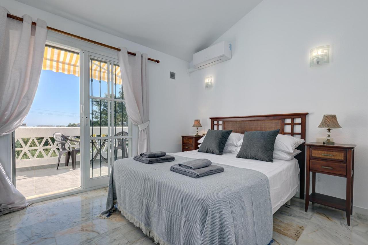 Quaint 2 Bedroom Townhouse With Pool Close To Sea! بينالماذينا المظهر الخارجي الصورة